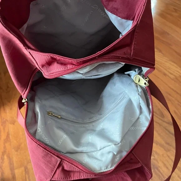 Women's Burgundy Baggallini Shoulder/backpack Bag - Classic Turn-Lock Tote - Picture 3 of 8
